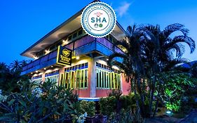 Tonmai Suites