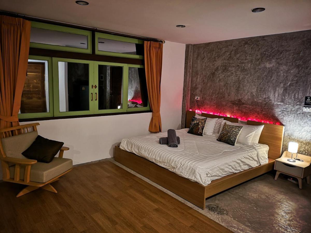 Tonmai Suites Ko Lanta Esterno foto