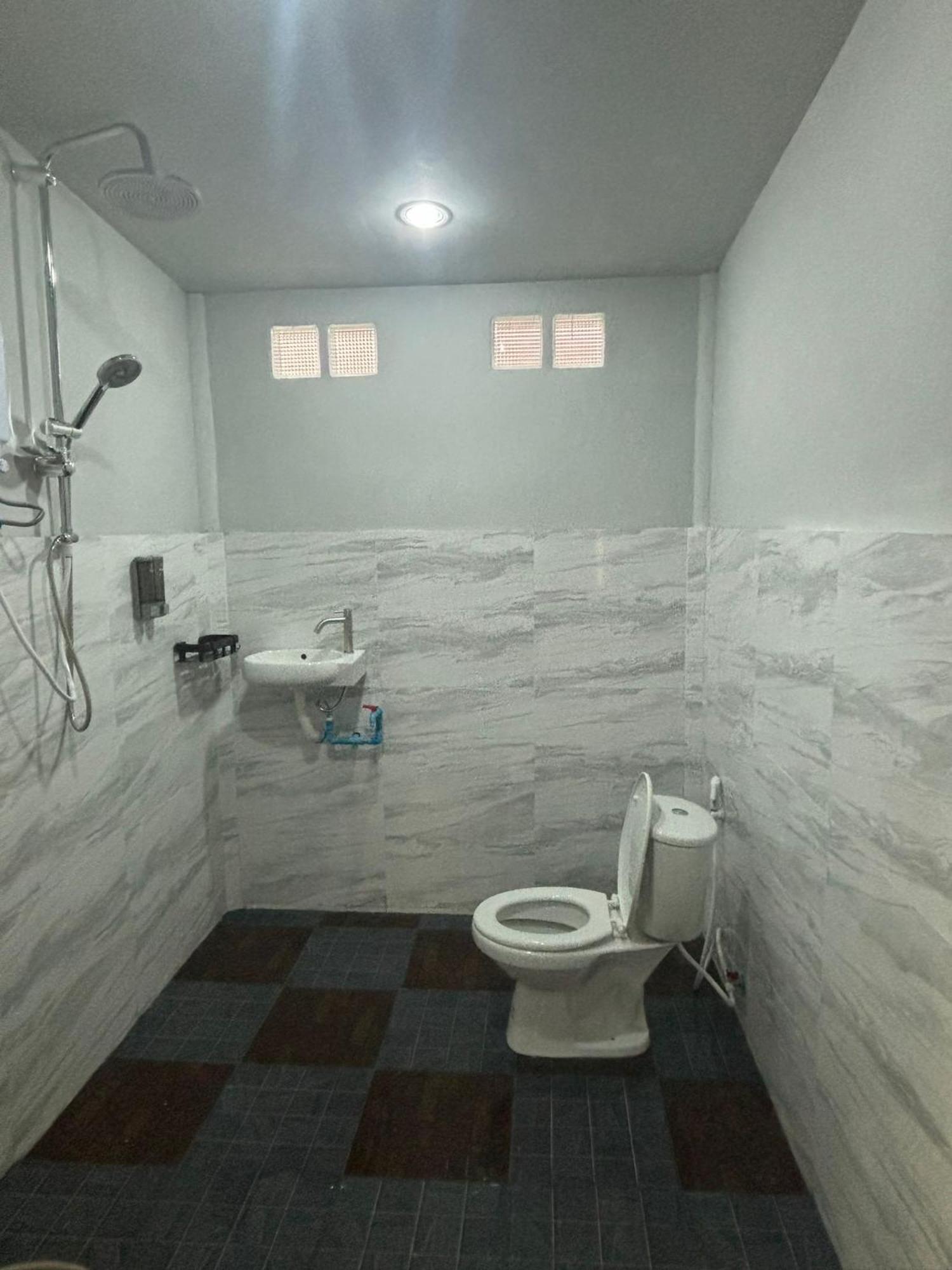 Tonmai Suites Ko Lanta Esterno foto