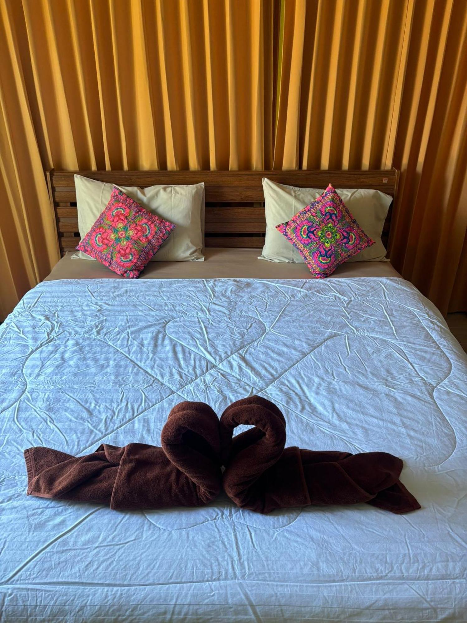 Tonmai Suites Ko Lanta Esterno foto