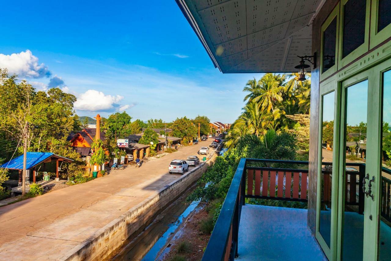 Tonmai Suites Ko Lanta Esterno foto