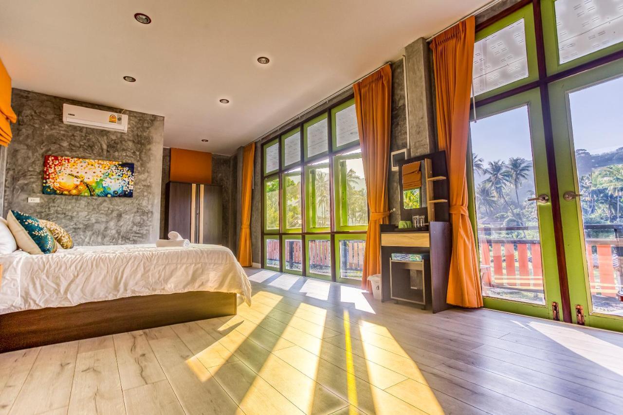 Tonmai Suites Ko Lanta Esterno foto